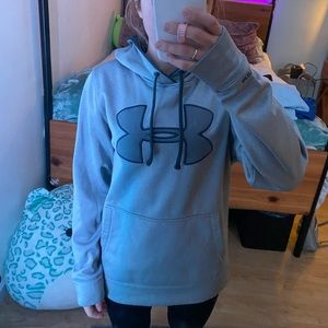 GREY UNDER ARMOR SWEAT SHIRT